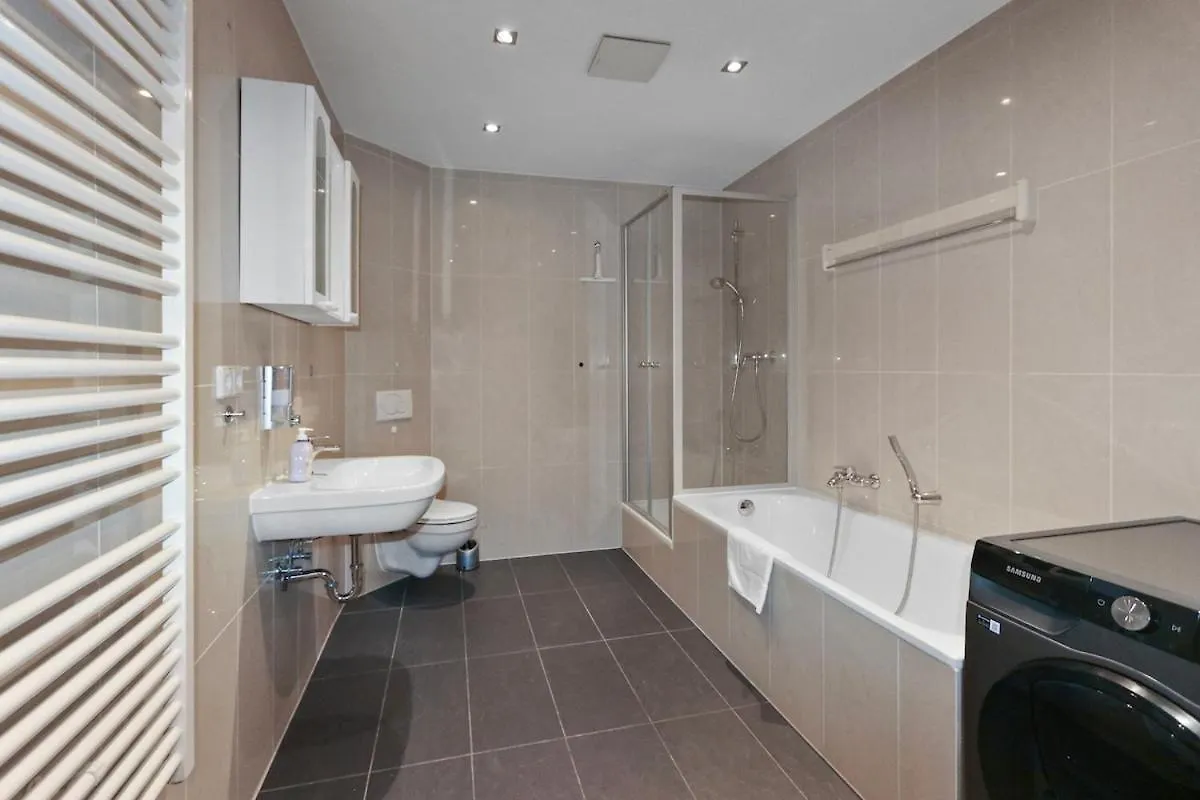 Exclusive Bungalow! 4 Rooms, 8 People, 2X Parking Dresden Apartment